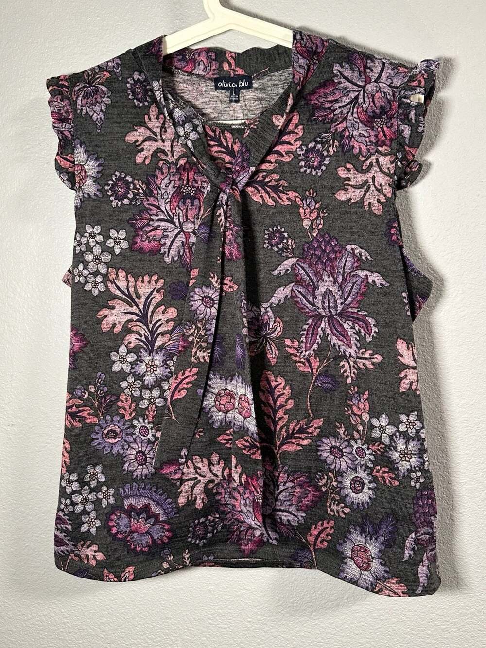Olivia Blu Women's Gray Floral Print Ruffle Cap Sleeve Twist Neck Blouse